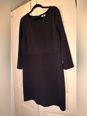 Old Navy Black Long-Sleeve Shift Dress